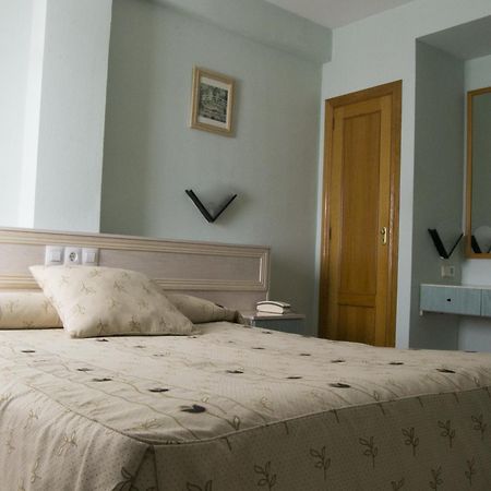 Hotel Rausan Alfajarín Oda fotoğraf