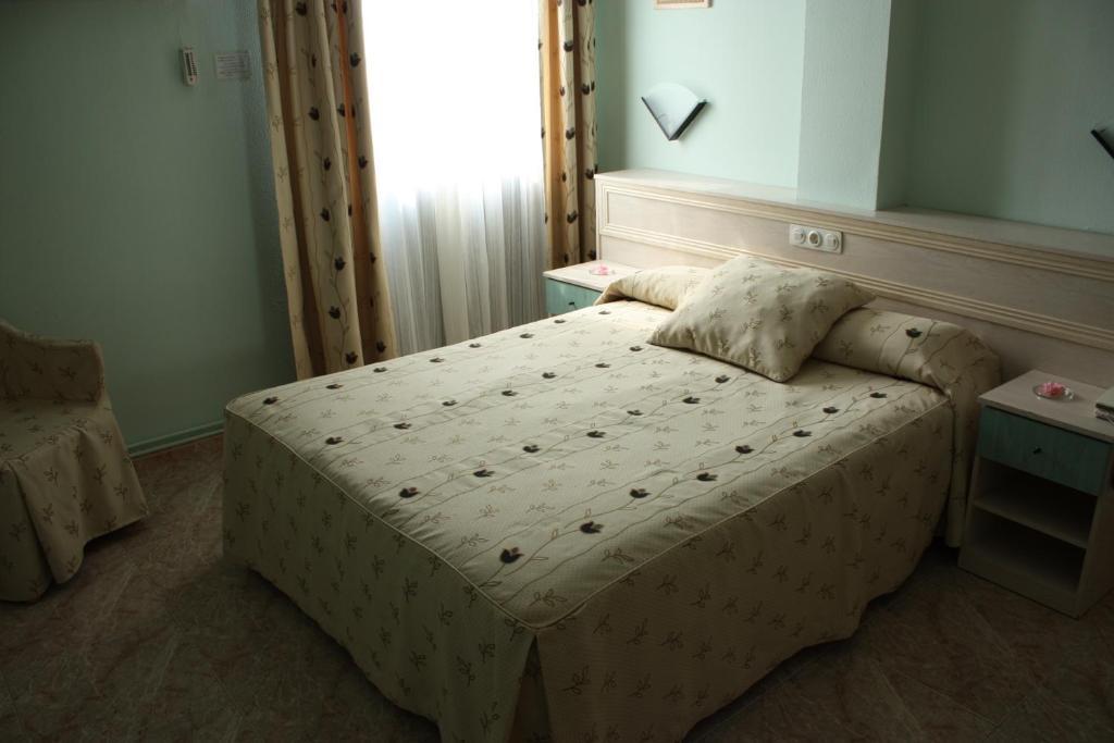 Hotel Rausan Alfajarín Oda fotoğraf