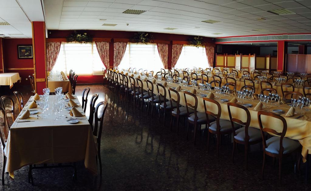Hotel Rausan Alfajarín Dış mekan fotoğraf