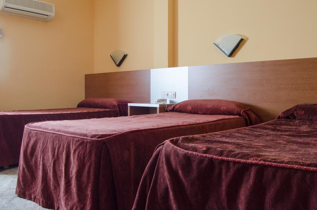 Hotel Rausan Alfajarín Oda fotoğraf